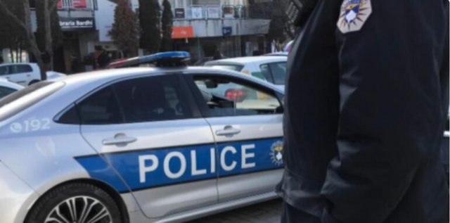 U kap&euml;n me mbi 120 mij&euml; euro t&euml; fshehura n&euml; automjet,