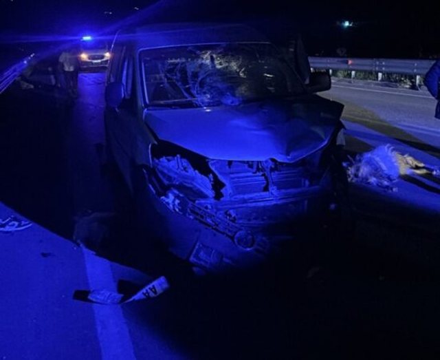 Aksident n&euml; bypass-in Orikum -Vlor&euml;, makina merr para tuf&euml;n e