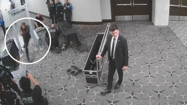 Me arm&euml; zjarri duke vrapuar, publikohen pamjet kur atentatori i Trump kalon
