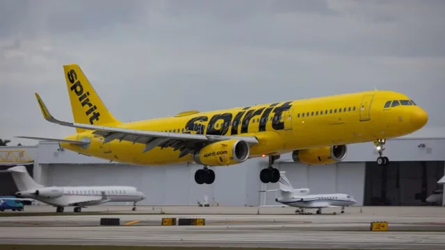 &Ccedil;mimet e karburanteve falimentojn&euml; linj&euml;n ajrore amerikane me