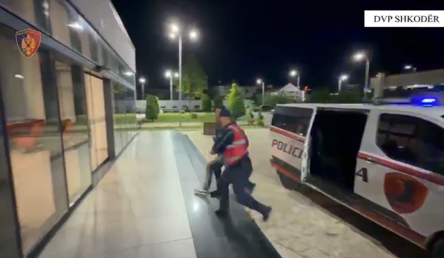 U kap me arm&euml; zjarri dhe thik&euml; n&euml; lagjen &ldquo;Guerile&rdquo;,