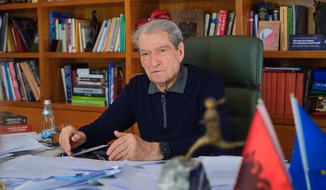 Pse nuk ka gar&euml; n&euml; PD? Berisha i p&euml;rgjigjet qytetarit: Partia ka