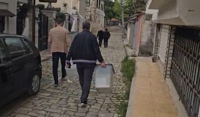 Bllokohet votimi p&euml;r kreun e PD-s&euml; n&euml; Kor&ccedil;&euml;,