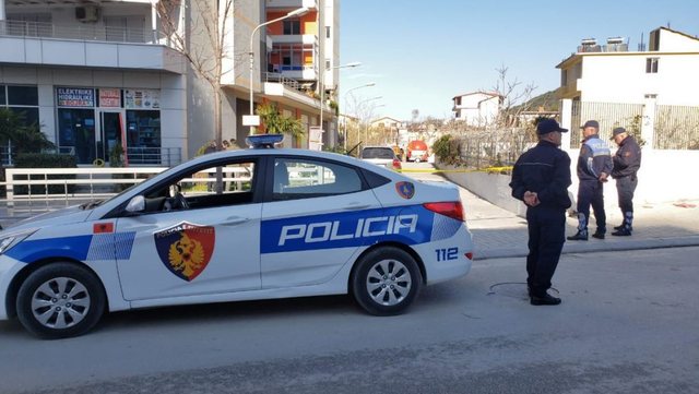E r&euml;nd&euml; n&euml; Vlor&euml;, 25-vje&ccedil;ari gjendet i vet&euml;varur