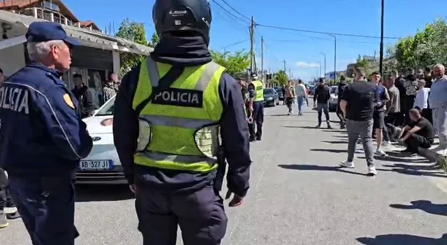 Aksident i r&euml;nd&euml; n&euml; Durr&euml;s/ Makina p&euml;rplas 3