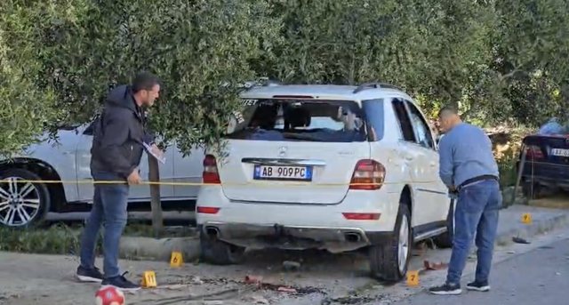 Po luanin me top n&euml; trotuar/ Shoferi i ML-s&euml; humbi kontrollin, si u