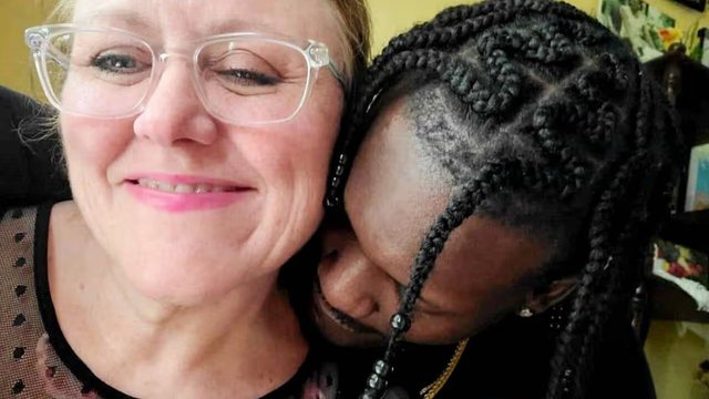 Pas vdekjes s&euml; bashk&euml;shortit nga kanceri, 55-vje&ccedil;arja gjen