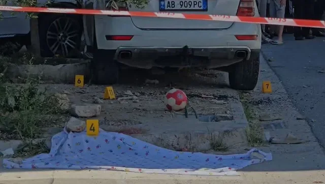Aksidenti makab&euml;r n&euml; Durr&euml;s/ V&euml;llai dhe kush&euml;riri