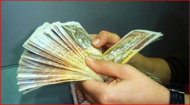 Goditen dy raste t&euml; k&euml;mbimit valutor pa licenc&euml; n&euml;