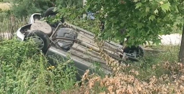 P&euml;rplasen dy automjete n&euml; autostrad&euml;n Lushnje-Fier, nj&euml;ra