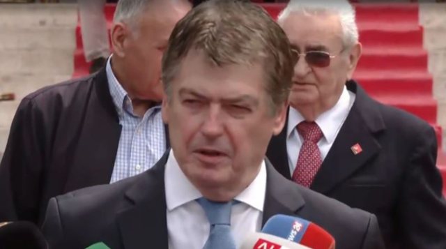 Bamir Topi homazhe p&euml;r Servet P&euml;llumbin: Nj&euml; nga burrat m&euml;