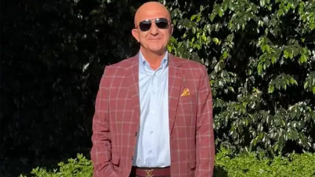 Tronditet Turqia! Sulmohet me arm&euml; n&euml; zyr&euml; v&euml;llai i
