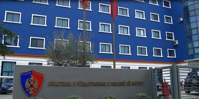 Shantazhuan p&euml;r para 38-vje&ccedil;aren me foto e video intime, arrestohet
