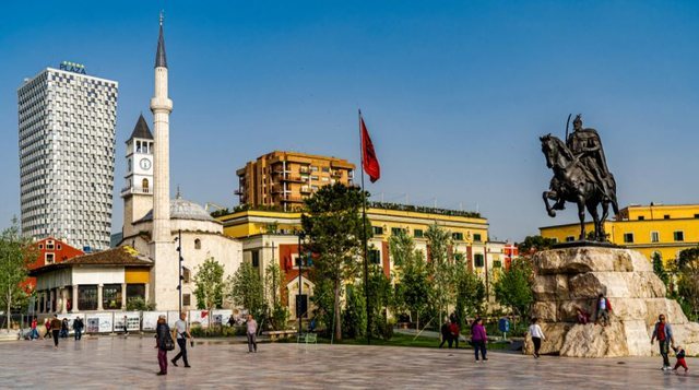 44.5% e familjeve me f&euml;mij&euml; n&euml; Shqip&euml;ri n&euml; rrezik