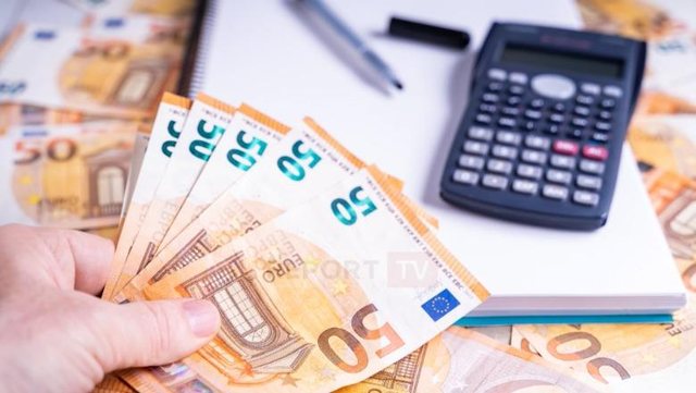 4.8 mld &euro; cash/ Ligji: Nga qershori, pagesa online n&euml; turiz&euml;m dhe