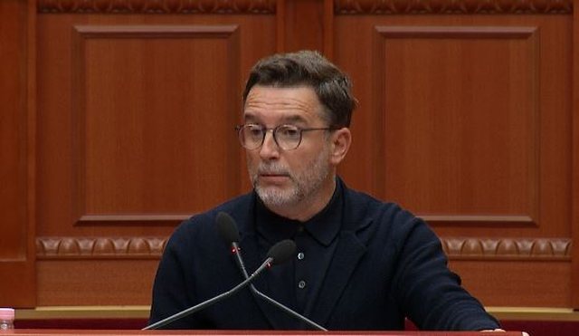 &ldquo;731 milion&euml; litra naft&euml; t&euml; ri-eksportuara nga