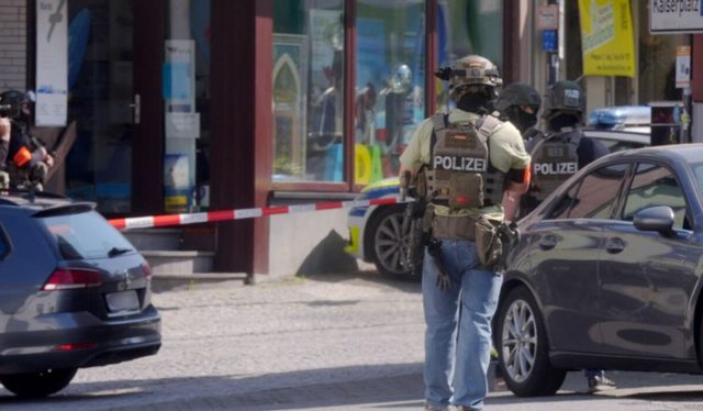 Aksion i madh policor n&euml; Gjermani, disa persona sulmojn&euml; nj&euml;
