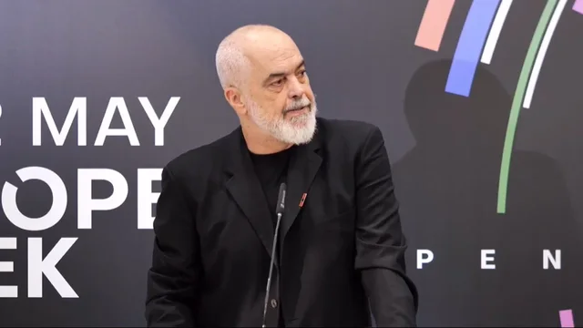 &ldquo;E ndjejm&euml; deri n&euml; palc&euml; vler&euml;n e Europ&euml;s&rdquo;,