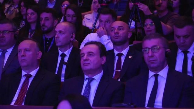 Kongresi i VLEN, Kurti krah Mickoskit/ P&euml;r her&euml; t&euml; par&euml;