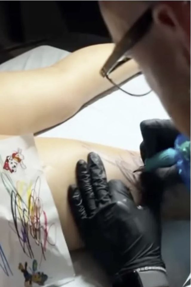 Tatuazhi i ri i Rihanna-s ka nj&euml; dometh&euml;nie shum&euml; personale