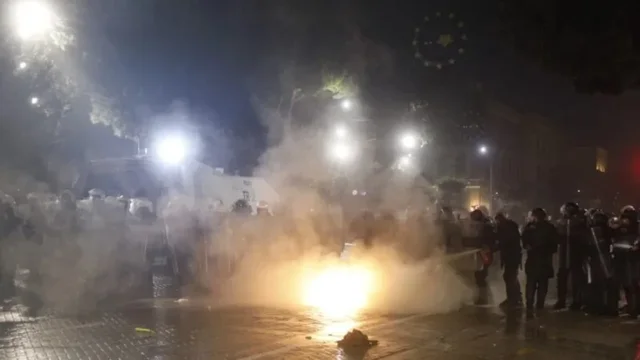 Tubimi i PD, Apeli ndryshon masat e siguris&euml; p&euml;r protestuesit, lirohen