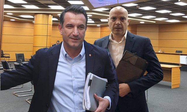 K&euml;rkesa p&euml;r shkarkimin e Ols Dados/ Veliaj let&euml;r KLP-s&euml;:
