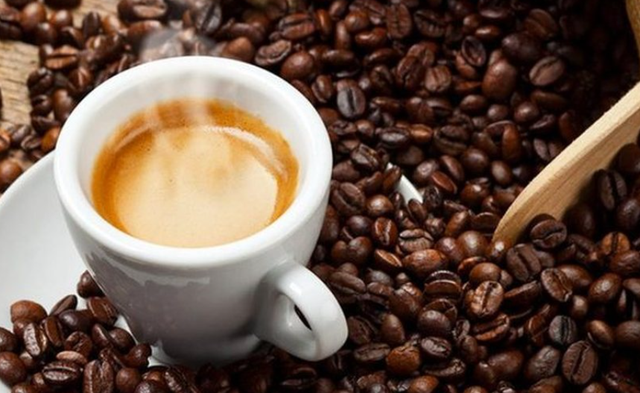 Kafe pa kafein&euml;, si ndikon dekafeinato n&euml; organizmin tuaj