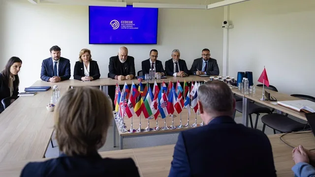 Rama nga Estonia: Shqip&euml;ria an&euml;tare e Qendr&euml;s s&euml;