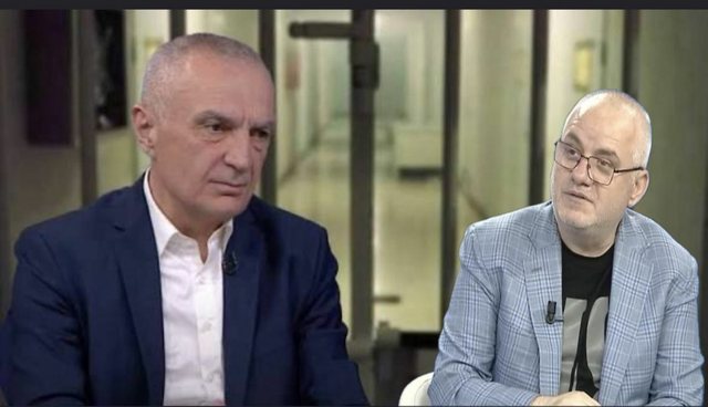 "Rri i vet&euml;m n&euml; qeli, i &ccedil;ajn&euml; bidonat e ujit