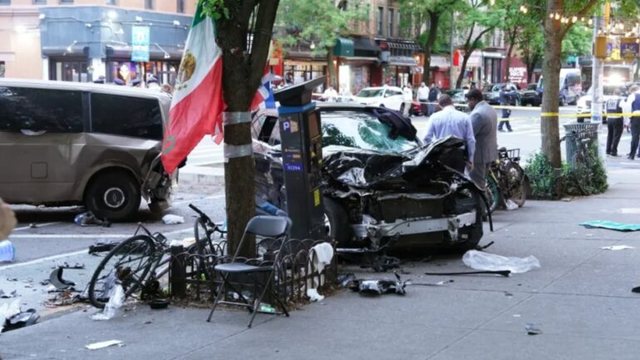 VIDEO/ Makina p&euml;rplas k&euml;mb&euml;sor&euml;t n&euml; Manhattan, dy