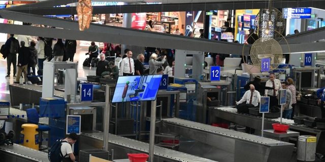 &ldquo;Greqi / Udh&euml;tari gjendet i pajet&euml; n&euml; tualetet e aeroportit