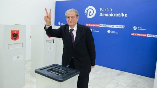 &lsquo;Zgjedhjet&rsquo; me 1 kandidat t&euml; 23 majit, PD nis n&euml; heshtje