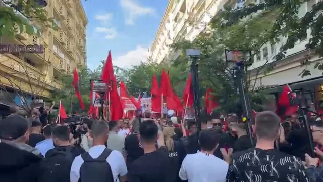 Protesta p&euml;r gjuh&euml;n shqipe n&euml; Shkup/ Arrestohen 3 student&euml;