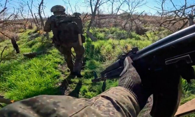 Reuters: 200 ushtar&euml; rus&euml; st&euml;rviten fshehurazi n&euml; Kin&euml;