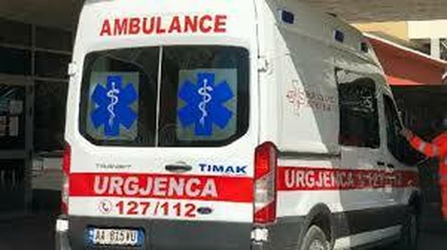 Aksident në Librazhd/ Makina përplas këmbësoren, humb
