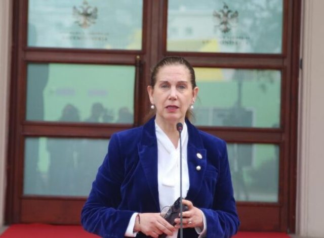 Kumbaro: N&euml; shtator nis zbatimi i kurrikul&euml;s s&euml; re p&euml;r