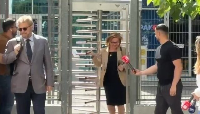 Ish-deputetja e PS Klotilda Bushka del nga SPAK pas 2 orësh, u pyet
