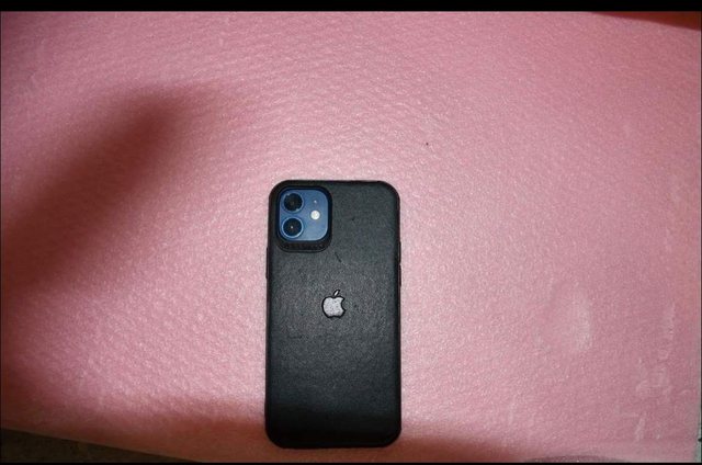 “I burgosuri me ‘Iphone’ poshtë jastëkut!”/