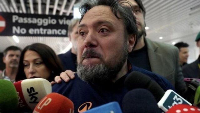 ‘Mendova se do humbja shikimin’ - Deputeti italian dhe gazetari