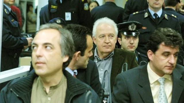 Pas 24 vitesh burg, Greqia liron kreun e organizatës terroriste