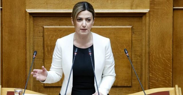 Panik në parlamentin grek! Zv.ministrja shfaq probleme me