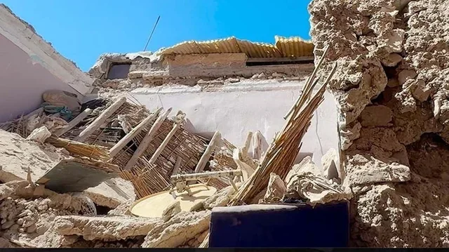 Shembet një ndërtesë katërkatëshe, 15 viktima dhe disa