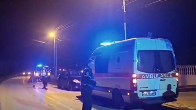 Aksident me vdekje n&euml; Lezh&euml;/ Makina p&euml;rplas motorin, humb