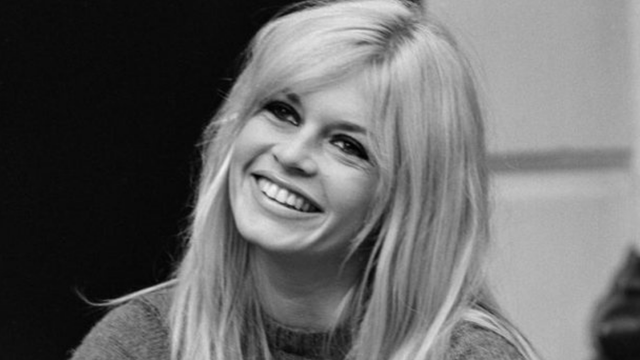 Brigitte Bardot “pushton” Kanën, plazhi i kinemasë merr