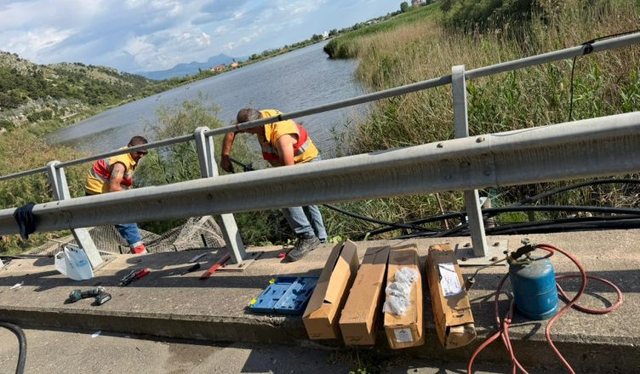 Zjarri dëmton fidrin në Shëngjin, një pjesë e qytetit