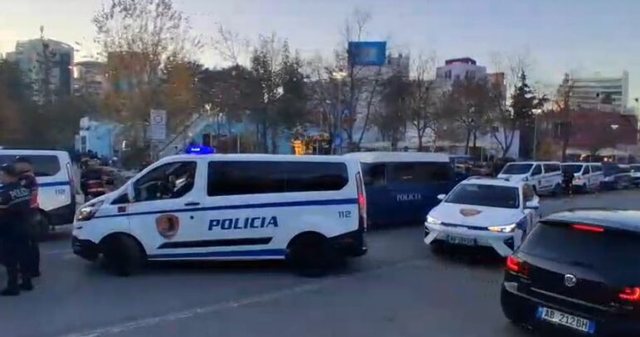 "Autori afrohet pranë kantierit dhe ..."/ Detaje nga