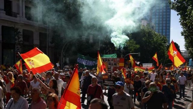 Skandalet e korrupsionit/ Mij&euml;ra spanjoll&euml; protestojn&euml; n&euml;