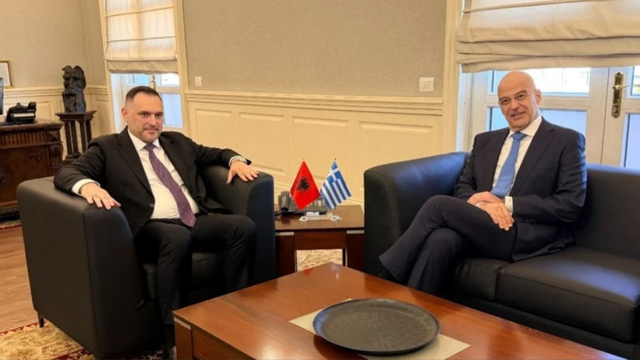 Çështja e varrezave të ushtarëve grekë, Dendias takim