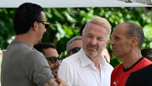 Prapaskenat e p&euml;rplasjes te Milani, Allegri dhe Ibrahimovic b&euml;n&euml;
