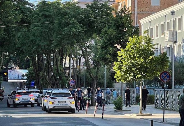 Bie zjarr n&euml; godin&euml;n e Drejtoris&euml; s&euml; Policis&euml; t&euml;